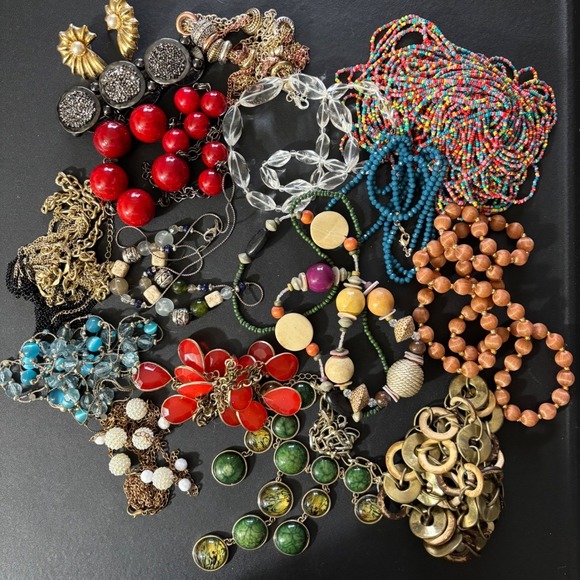 Jewelry - 2 lbs Wearable Costume Jewelry Assorted Necklaces Bracelets Resell Gift UB54